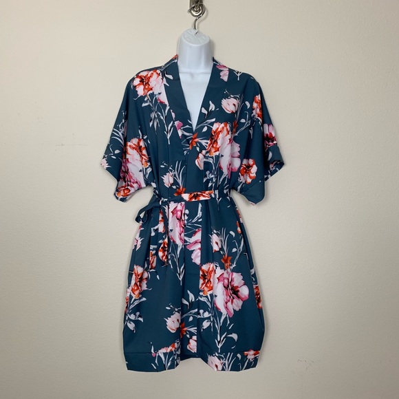 5⭐️ Floral Kimono Dress Blue Tie Front - Picture 5 of 7